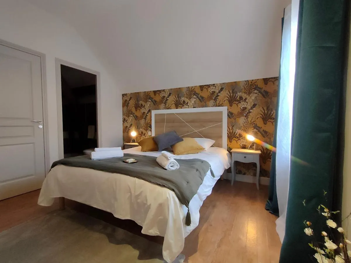 Auberge Des Colettes Coutansouze Hotel